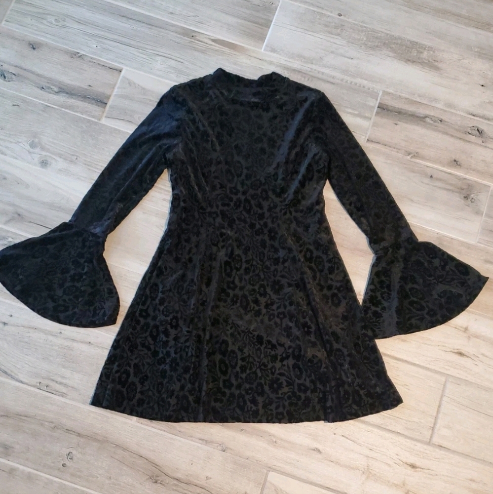 Elegant Black Velvet Mini Dress